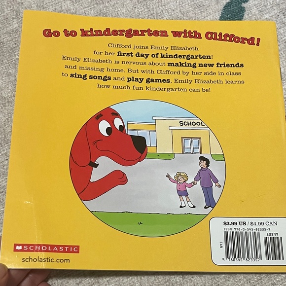 Scholastic Clifford Goes to Kindergarten Book - Red and Blue - Picture 2 of 2